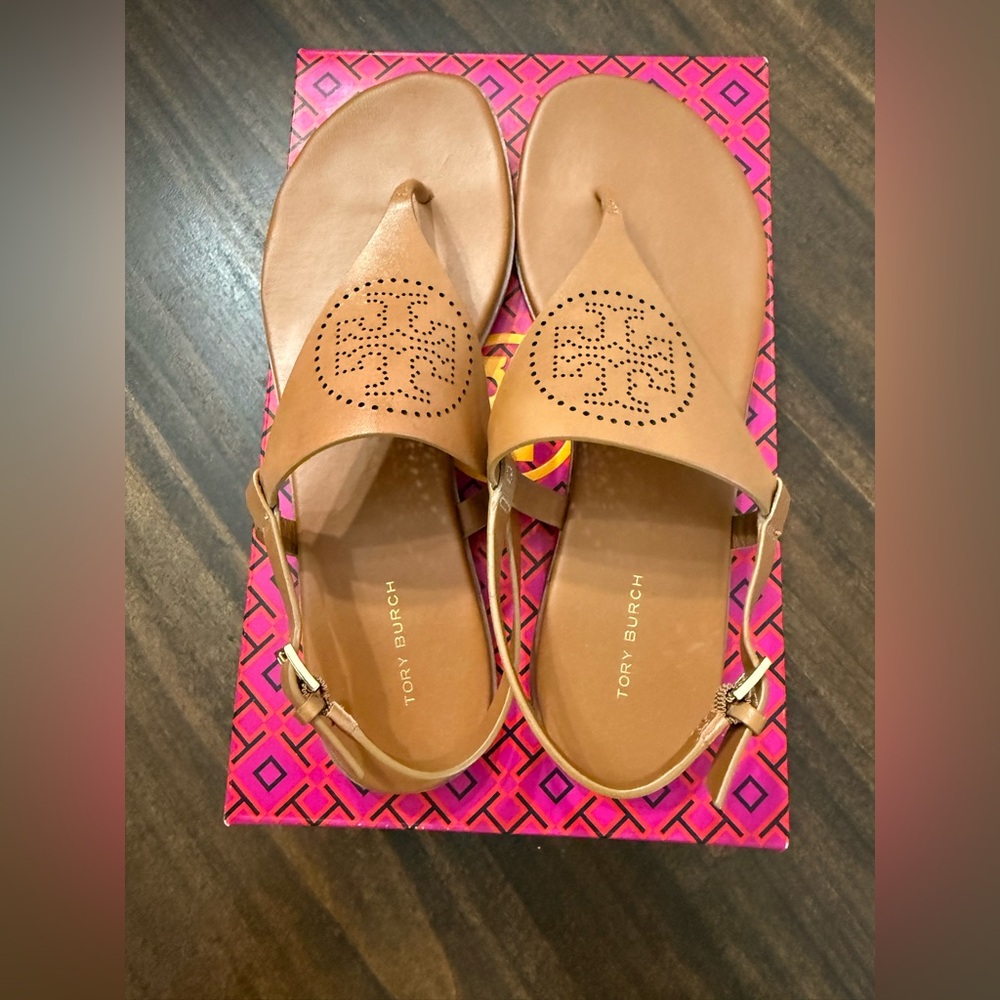 Tory Burch -CAPRI PERF SANDAL GRACE -COCONUT SUGAR- sandal - Picture 6 of 8